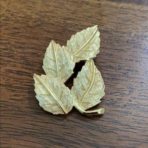 VINTAGE LEAF BROOCH 🦋Bundle Only